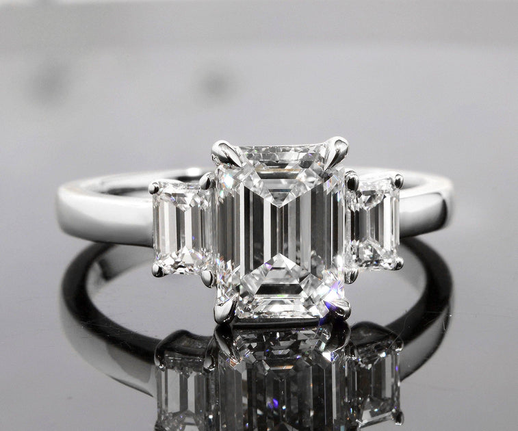 Traditional Three Stone Diamond Ring in Platinum, 2.85 carat total