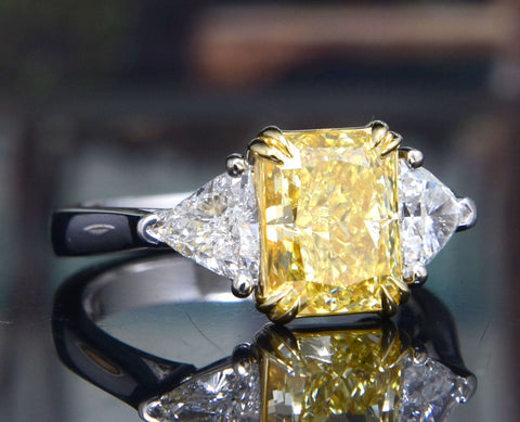 3.60 Ctw Canary Fancy Yellow Rectangle Radiant with Trillions 3-Stone Ring VS2 GIA