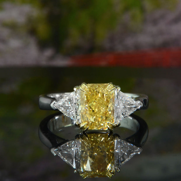 2.10 Ctw Canary Fancy Intense Yellow Elongated Radiant with Trillions 3-Stone Ring VS1 GIA