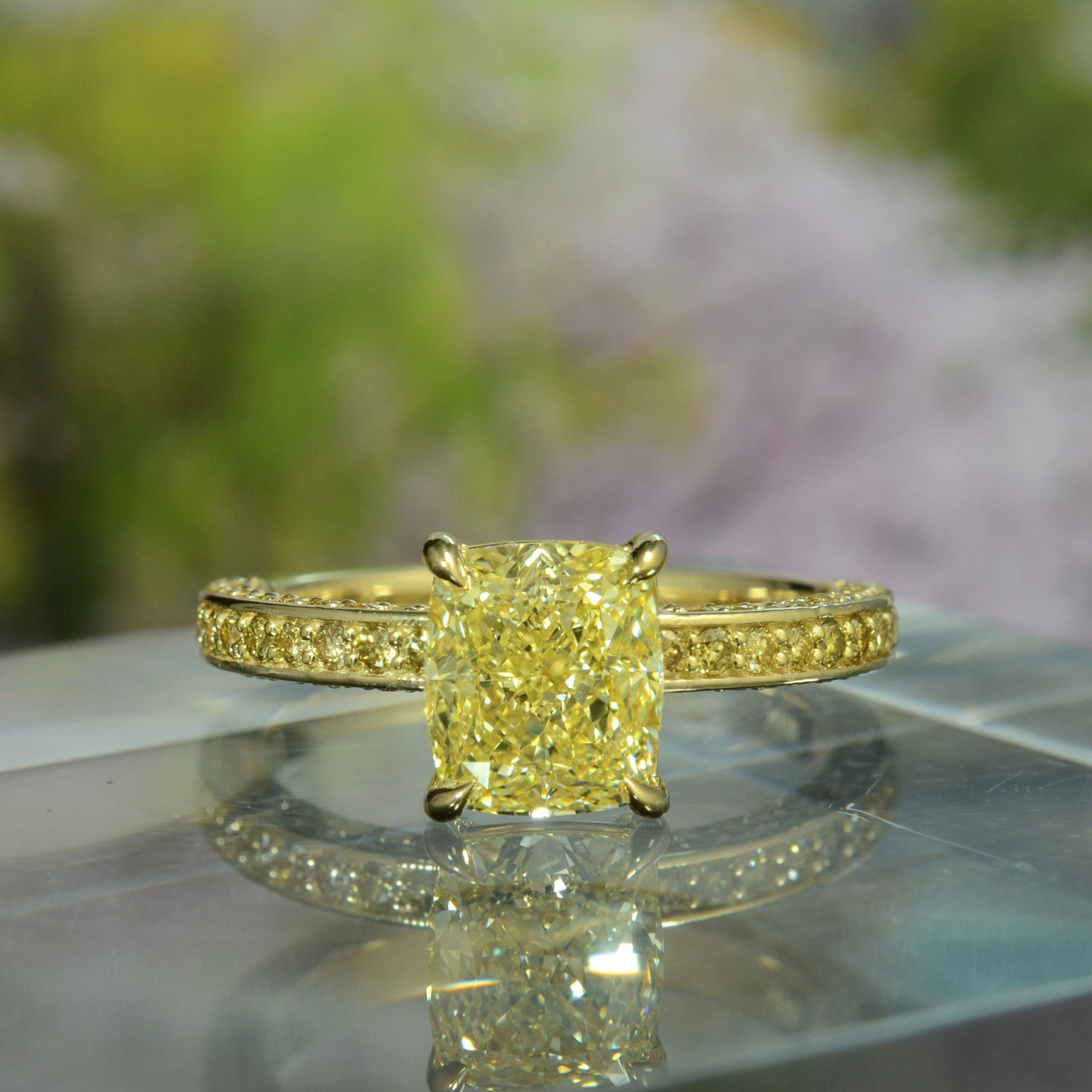 Fancy yellow good ring