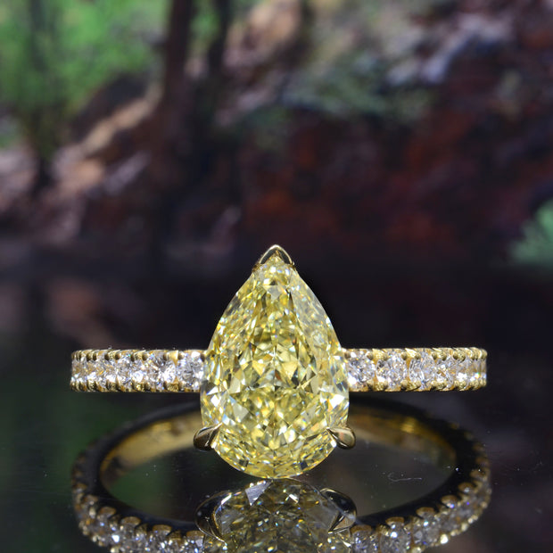 2.20 Ctw Canary Fancy Light Yellow Pear Cut Ring Low Profile VS2 GIA