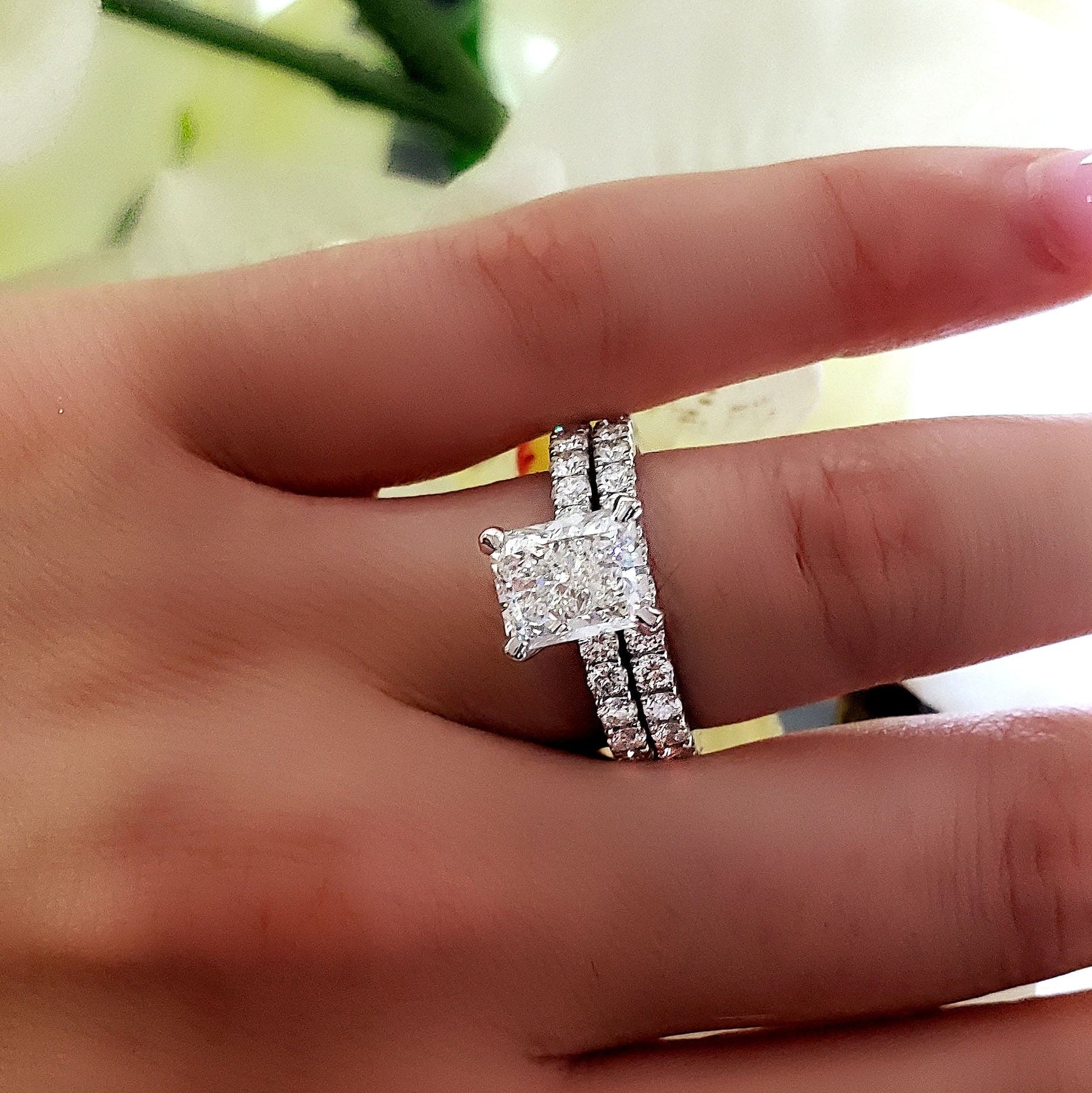 Radiant Diamond Engagement Rings: Explore 1ct, 2ct, 3ct+