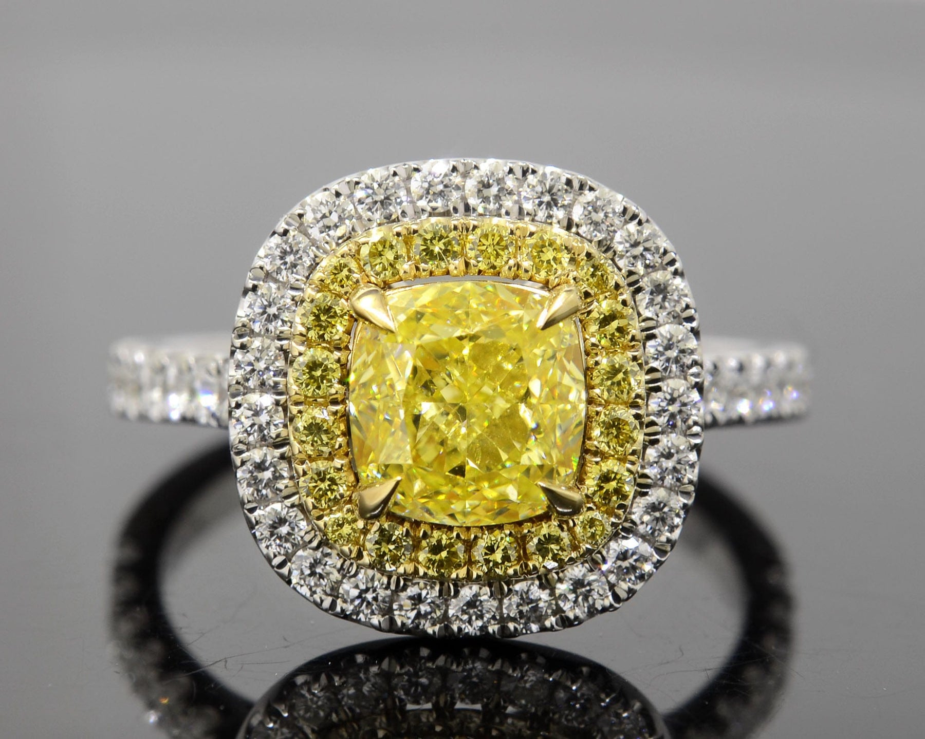 14K Yellow Solid Gold Large Mens Diamond Princess Cut Ring 2.50 Ctw